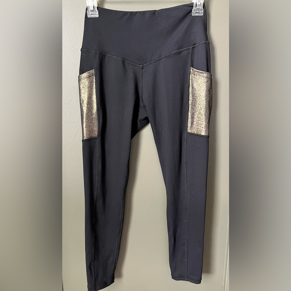Born Primitive Rise and Grind Capri’s-black with gold pockets